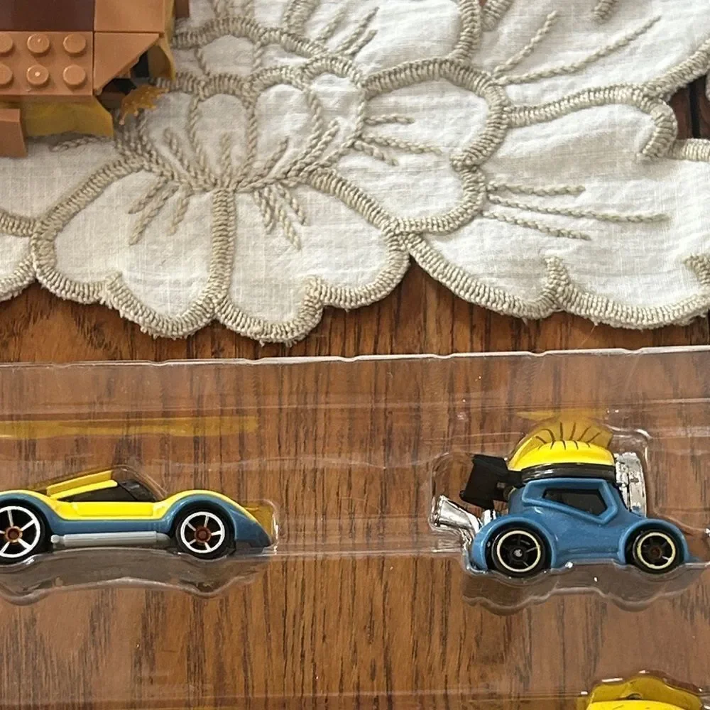 Hot Wheels fun minion